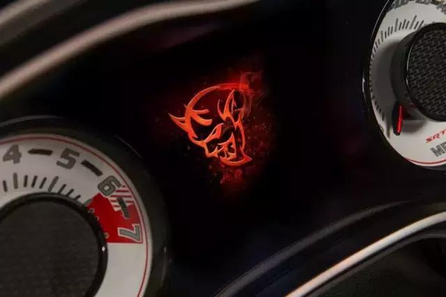 道奇的挑战者除了地狱猫，还有一台叫恶魔的