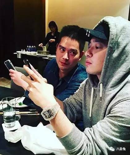 向华强送给关之琳的手表,向华强为何让关之琳试手表