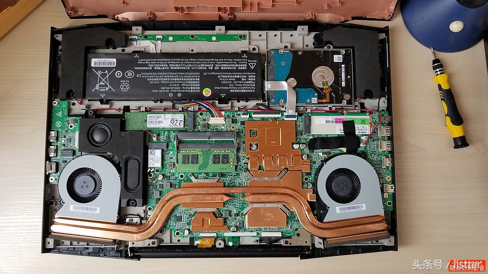 这款IFUNKS游戏本必须关注，性能霸道还自带机械键盘