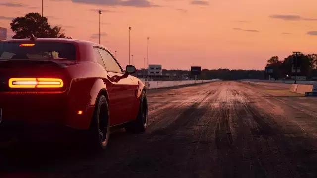 道奇的挑战者除了地狱猫，还有一台叫恶魔的