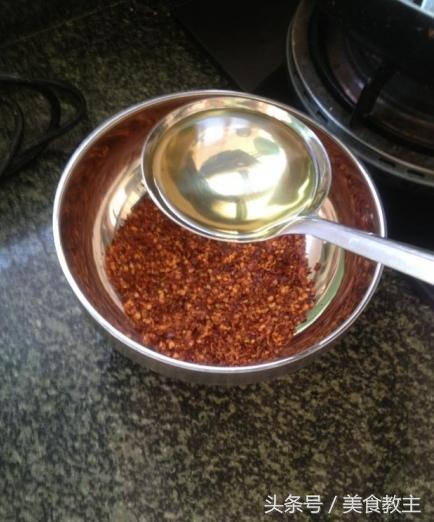 自制红油凉拌菜料,红油腐乳制作视频