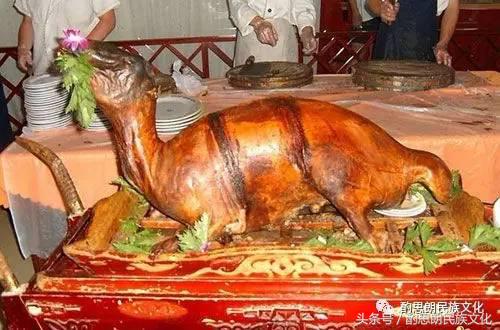 全国最特色正宗美食烤全羊的做法,烤全羊有哪些传统特色美食