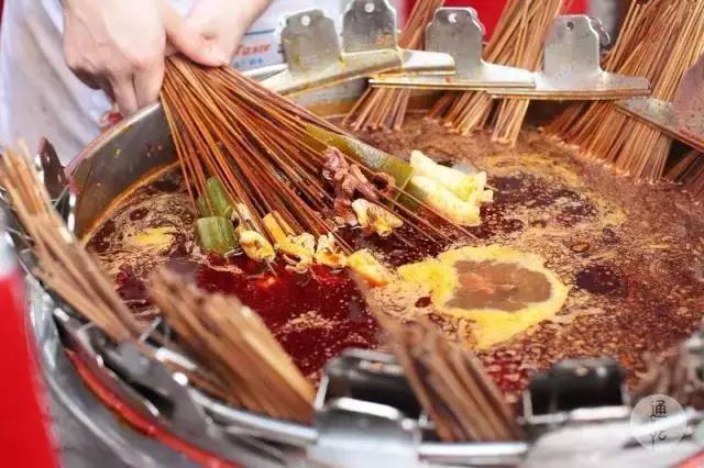 成都爆火串串香,成都冒椒火辣有几个店