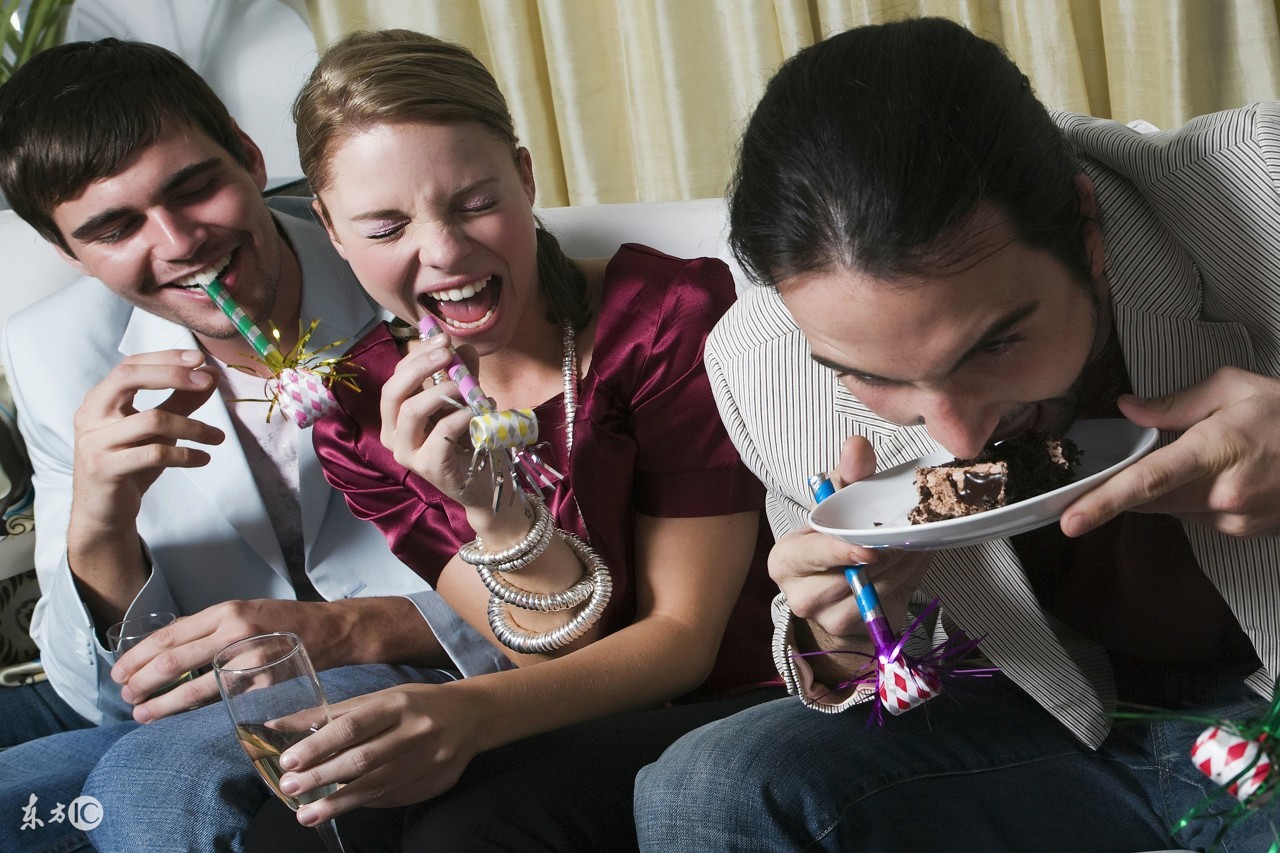 脸上老是出油怎么办最有效的方法,脸上总出油是什么原因及解决方法