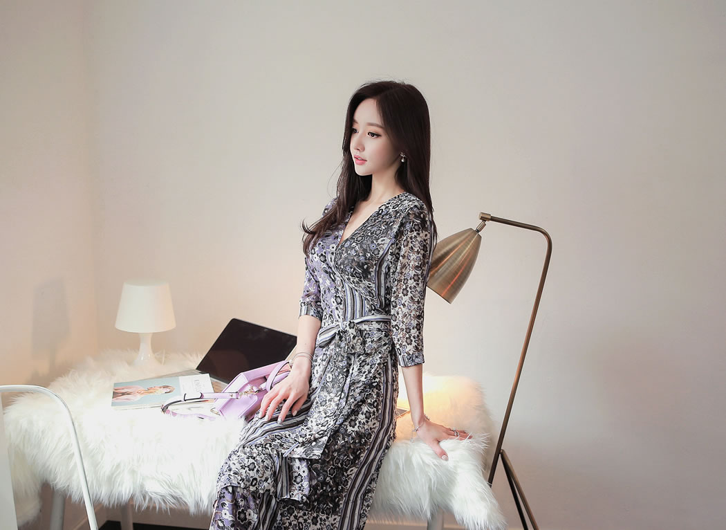 孙允珠青蓝碧波斜肩优雅礼裙鉴赏,孙允珠鹅黄淡雅轻纱微透百褶裙