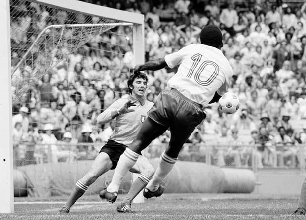 一夫当关万夫莫开是哪首诗,一夫当关万夫莫开是四字成语吗