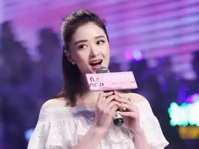 主播直播应该怎么穿搭,主播的衣服好看还是颜值重要