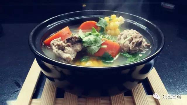 尽管经历了千百年,但你依然不能抵挡砂锅的醇香诱惑