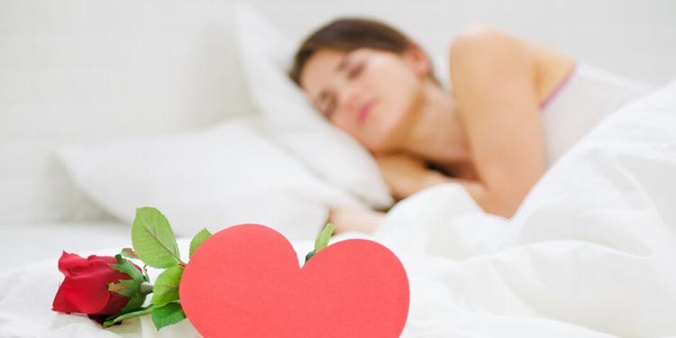 睡眠不足脱发怎样才能长出头发,脱发跟睡眠有关系吗