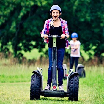 骑自行车时，蹬车、捏闸、响铃用英文怎么说？