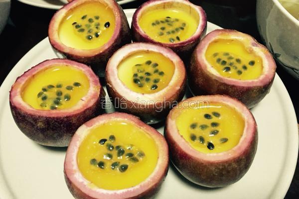 原来百香果有这么多做法,百香果超爽的吃法一整个剥下来