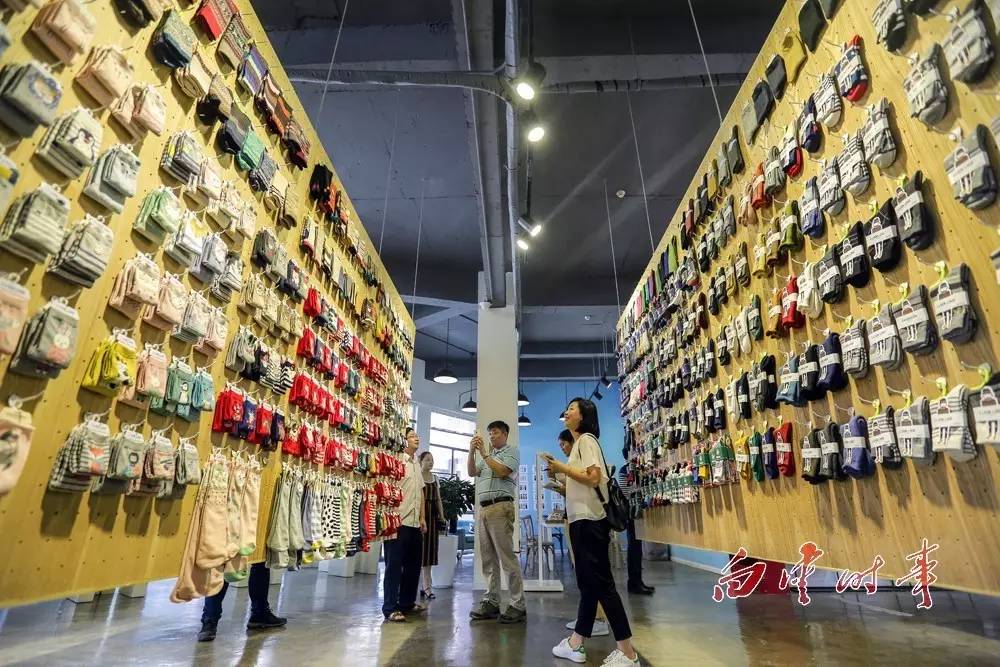 袜子产业转型升级的做法,一双袜子演绎老工业转型之路