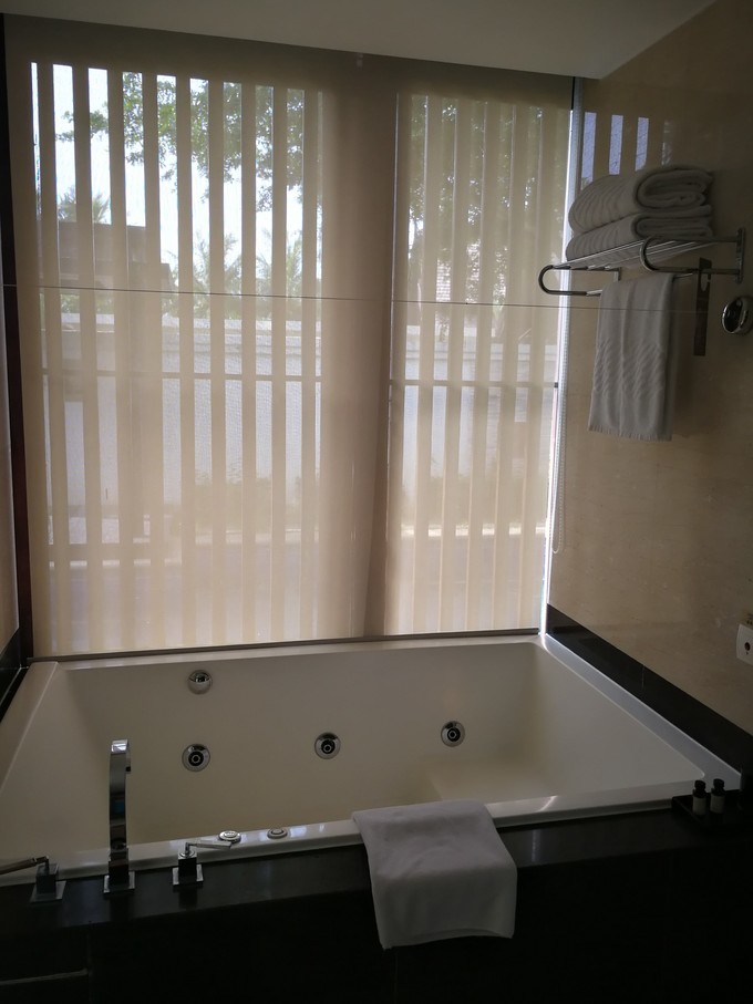 带着老妈和宝贝游三亚（两家铂尔曼和亚龙湾红树林度假之旅）