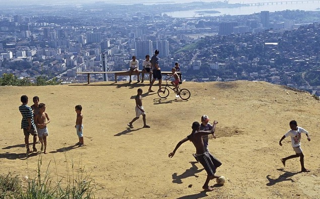 从巴西贫民窟走出来的足球巨星们,巴西贫民窟出来的足球巨星都有谁