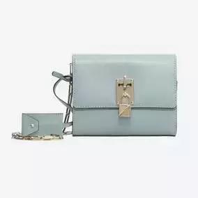 国内外差价最大的产品,哪个国家的品牌包包便宜