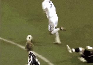 前锋简单过人动作,作为前锋应该要干嘛