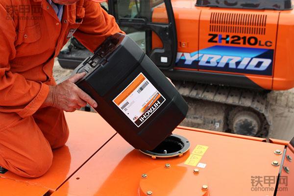 久保田挖掘机怎样更换液压油,三一挖掘机更换液压油视频