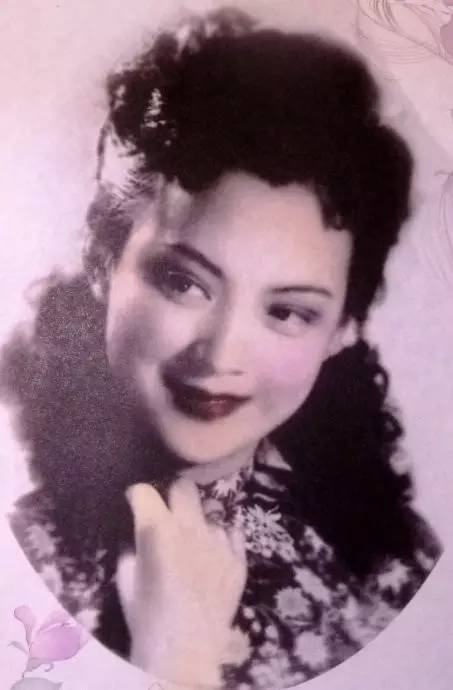 她是绝代美人,从影40余年演绎50多个形象,一生却只爱一个人