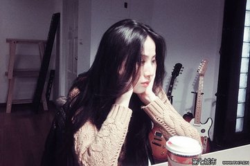 张爱玲说人之间的感情高峰低谷,张爱玲说感情是脆弱的