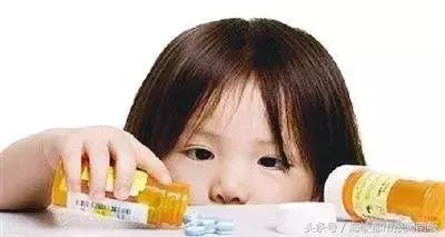 止咳糖浆导致孩子死亡新闻,孩子误食半瓶止咳糖浆