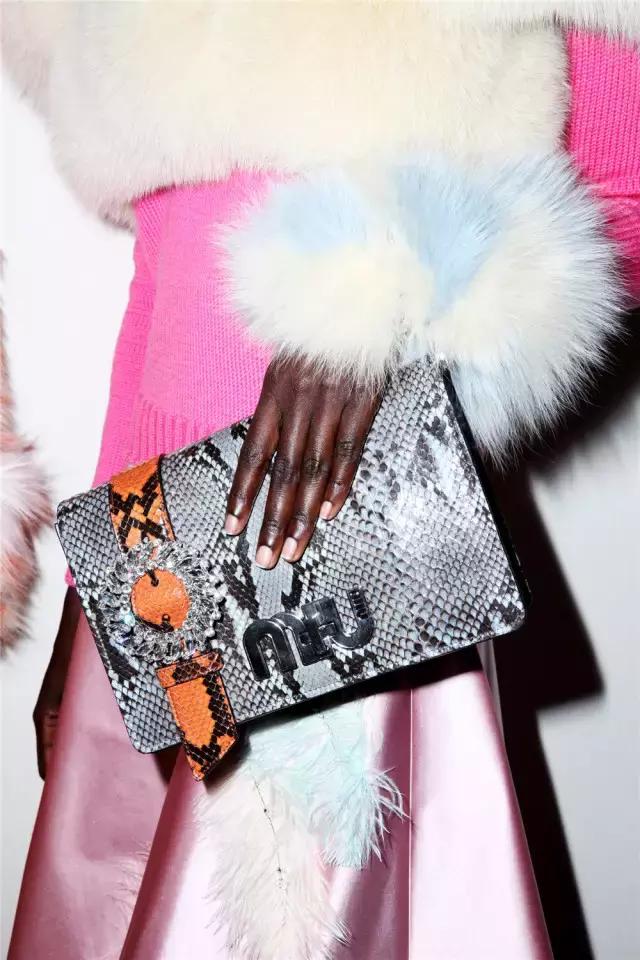 prada三合一包包七夕,prada包大爆款