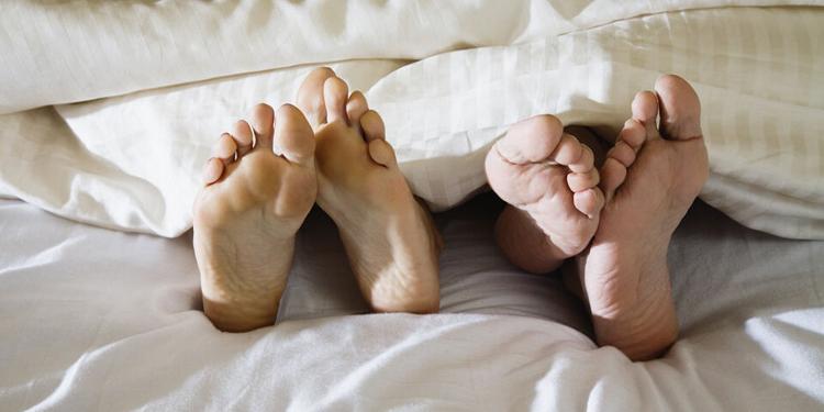 睡眠不足脱发怎样才能长出头发,脱发跟睡眠有关系吗