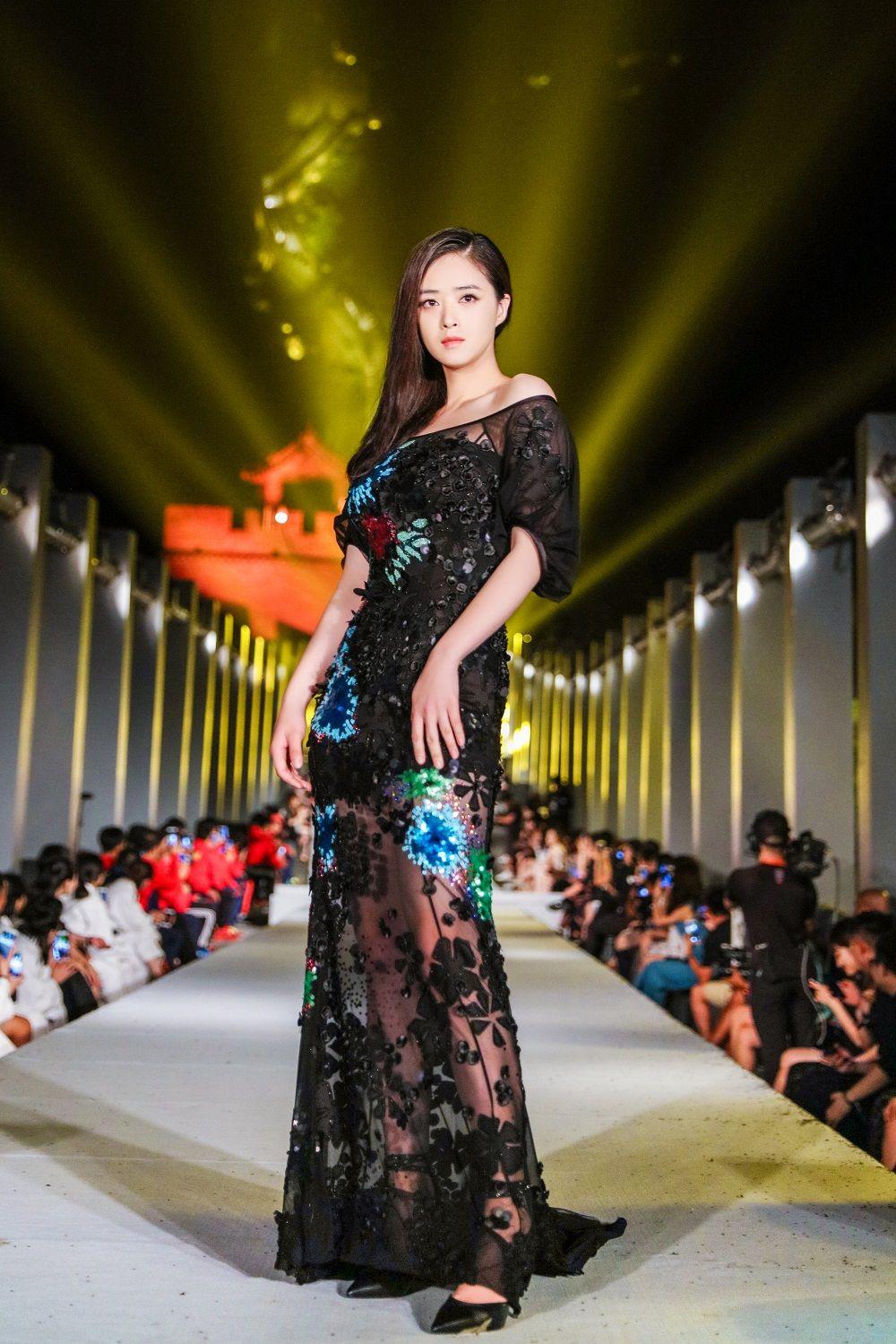 蒋欣我们来了芭蕾舞,蒋欣我们来了主题曲