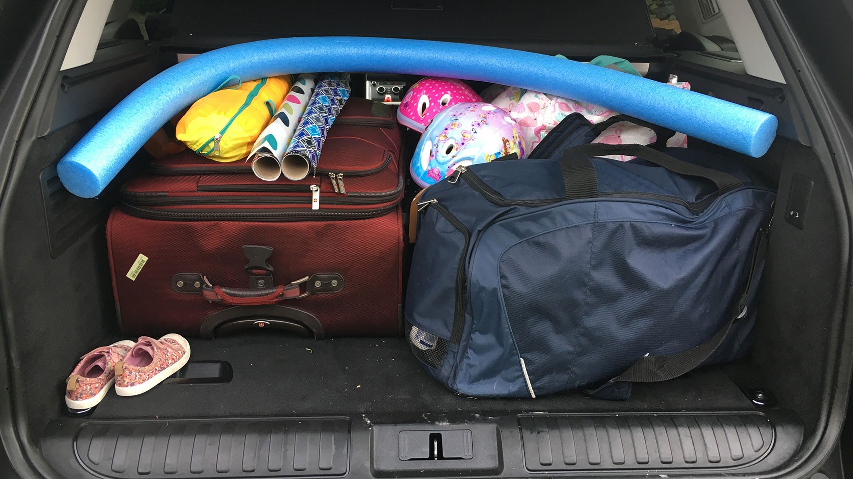 路虎揽胜sdv6试驾视频,路虎揽胜运动版2024款用车实测