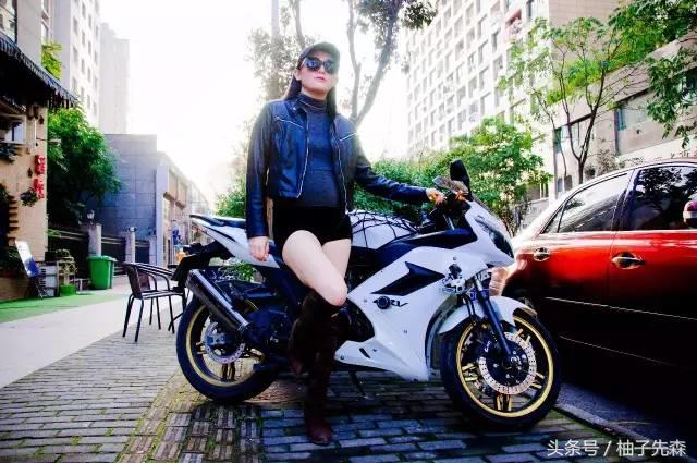 66岁娃哈哈代言人,博学多才的娃哈哈代言人