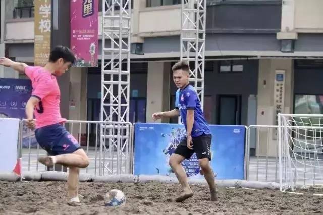 看完这一篇，如果你爱上沙滩足球，我们可不负责