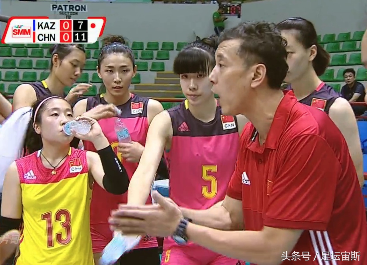 中国女排被打后反击,中国女排遭加拿大翻盘