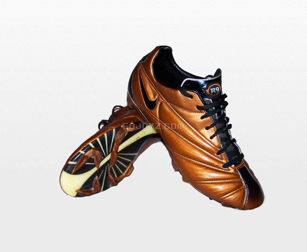 耐克刺客对标阿迪什么系列,耐克刺客系列历史