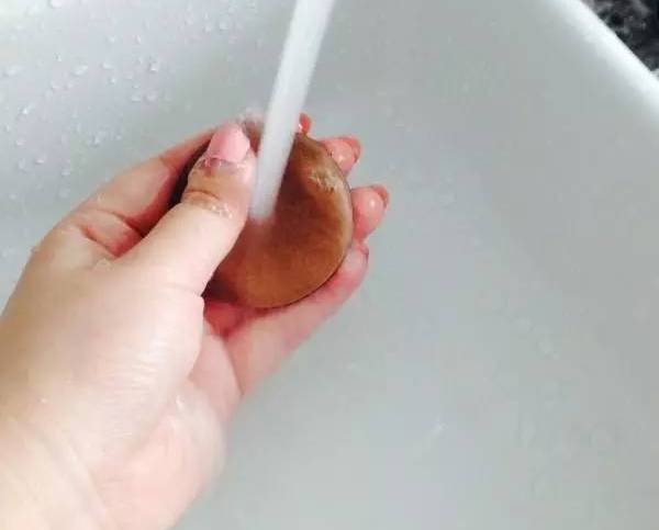 粉扑清洗方法视频教程,粉扑刷子的清洗方法