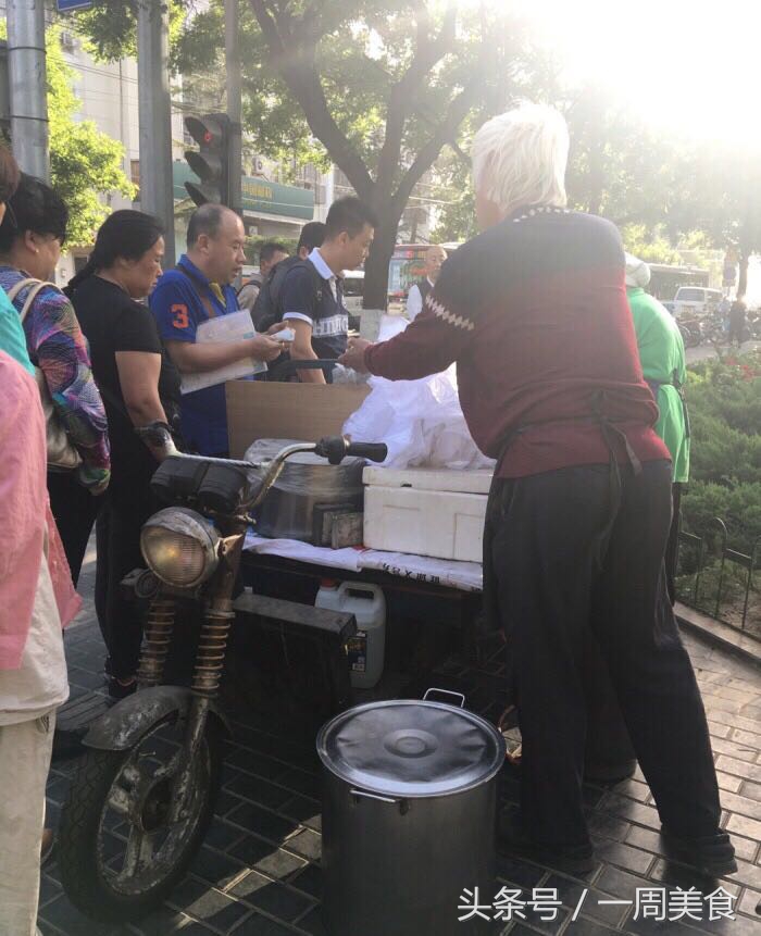 小煎饼珠光白,第一美食之白毛煎饼视频