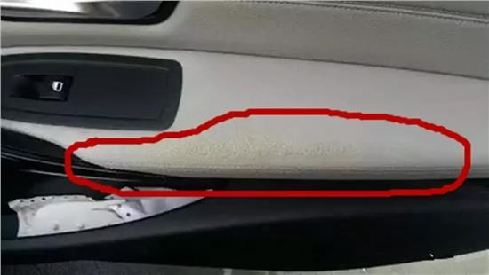 车里抽烟烟味多久能散,开车抽烟不掉烟灰