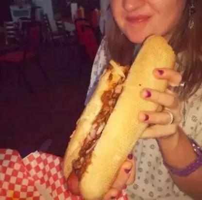 汉堡顶5斤肉,吃完心脏搭桥,代言人死了俩还有一群人抢着吃!