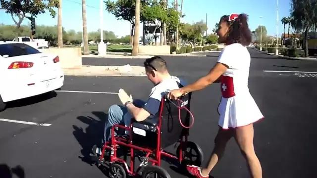 汉堡顶5斤肉,吃完心脏搭桥,代言人死了俩还有一群人抢着吃!