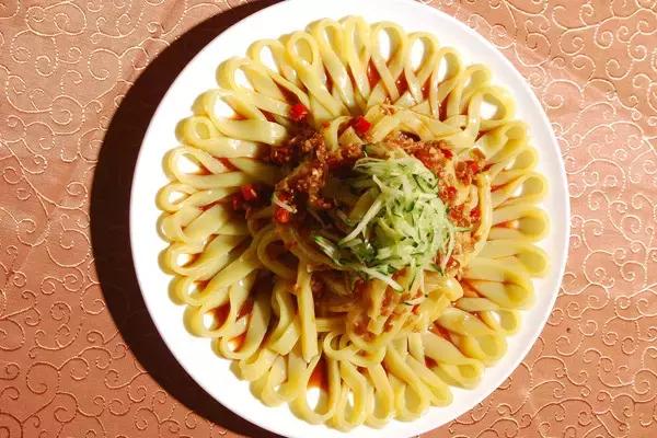 临夏必吃的十大美食,临夏的地道美食令人回味无穷