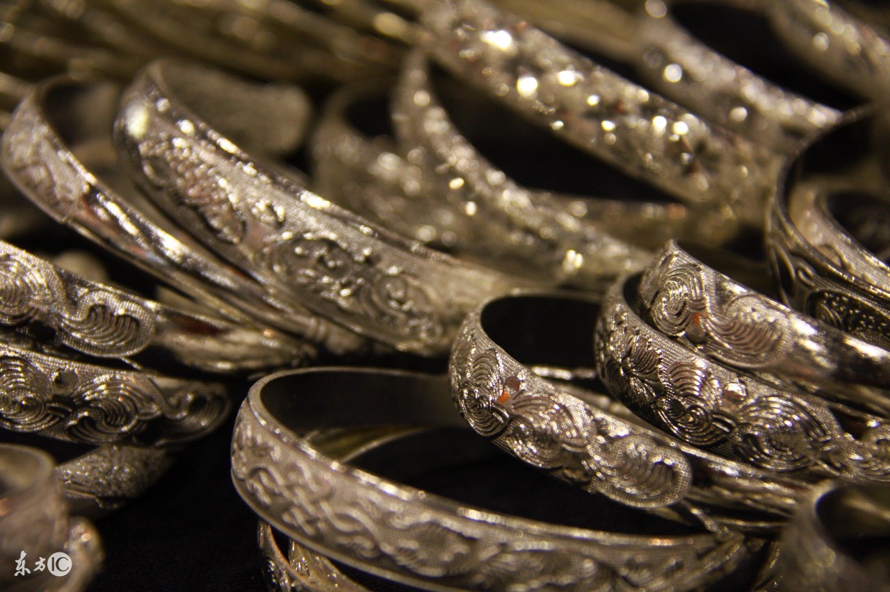 鸡蛋加银器擦身为什么银会变色,买的银饰发黑会不会是假的银饰品