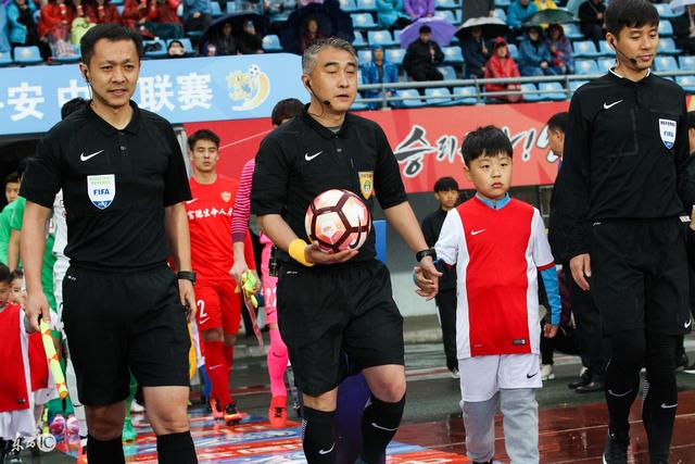 张呈栋足球,张呈栋剪刀腿