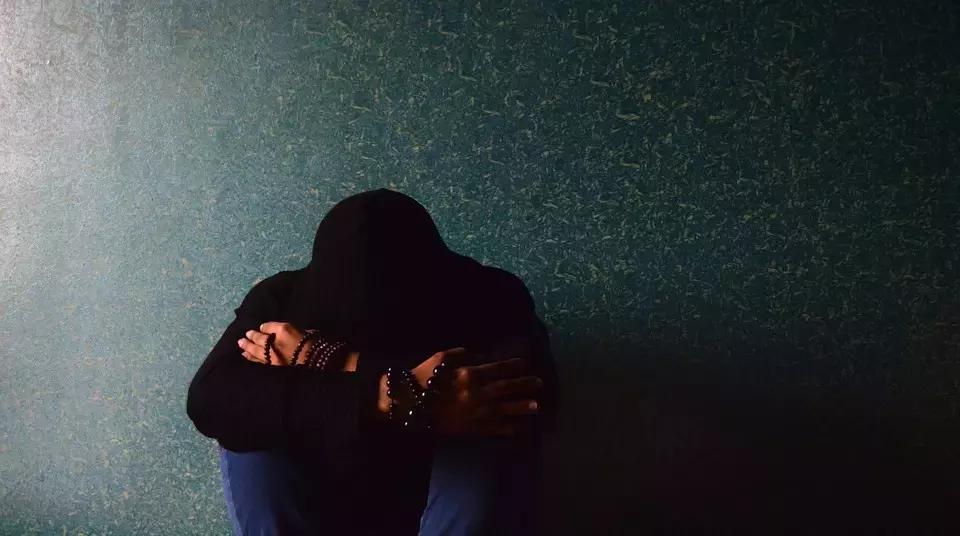 抑郁症会时刻存在吗,抑郁症是隐藏很久了吗