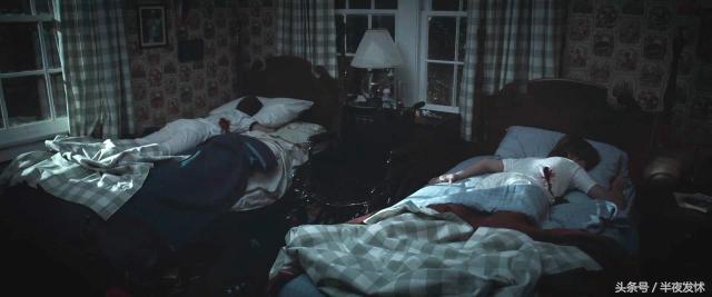 图解电影《招魂2》｜恶鬼折磨萝莉的一百种方法，被吓到漏尿