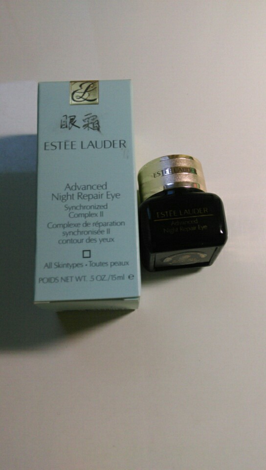 悦薇眼霜适合什么年龄段,25岁眼霜小样