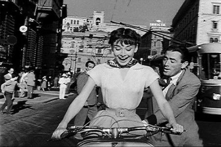 赫本和梦露谁才是你心目中的女神,凭啥让赫本和梦露都如此迷恋