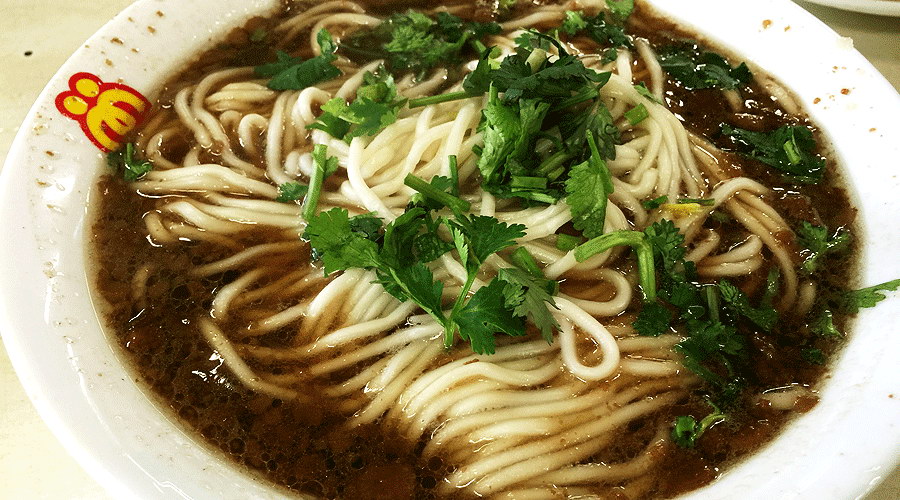 一碗老汤牛肉面两个鸡蛋,老汤豆腐面