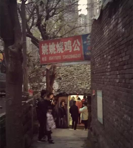 重庆这些人气爆棚却经济实惠的美食，你吃过几个？超全整理赶紧收