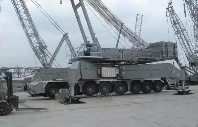 利勃海尔1750起重机吊装视频,利勃海尔5000吨起重机