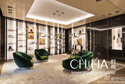 芬迪fendi法棍pvc透明包,芬迪fendi大法棍