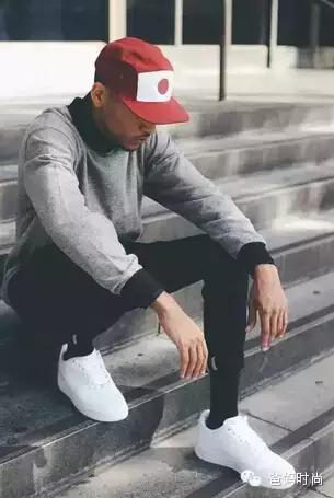 那些一眼就惊艳的小白鞋,一双不可或缺的小白鞋