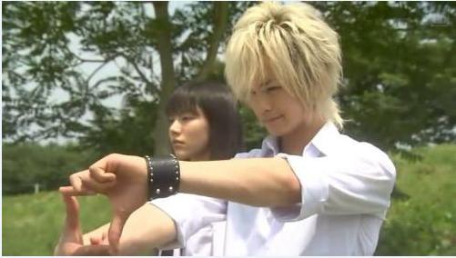 校服一个*绑捆**着我们青春的东西